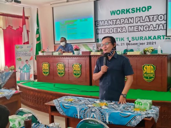 Workshop Pemantapan Patform Merdeka Belajar di SMA Batik 1 Surakarta