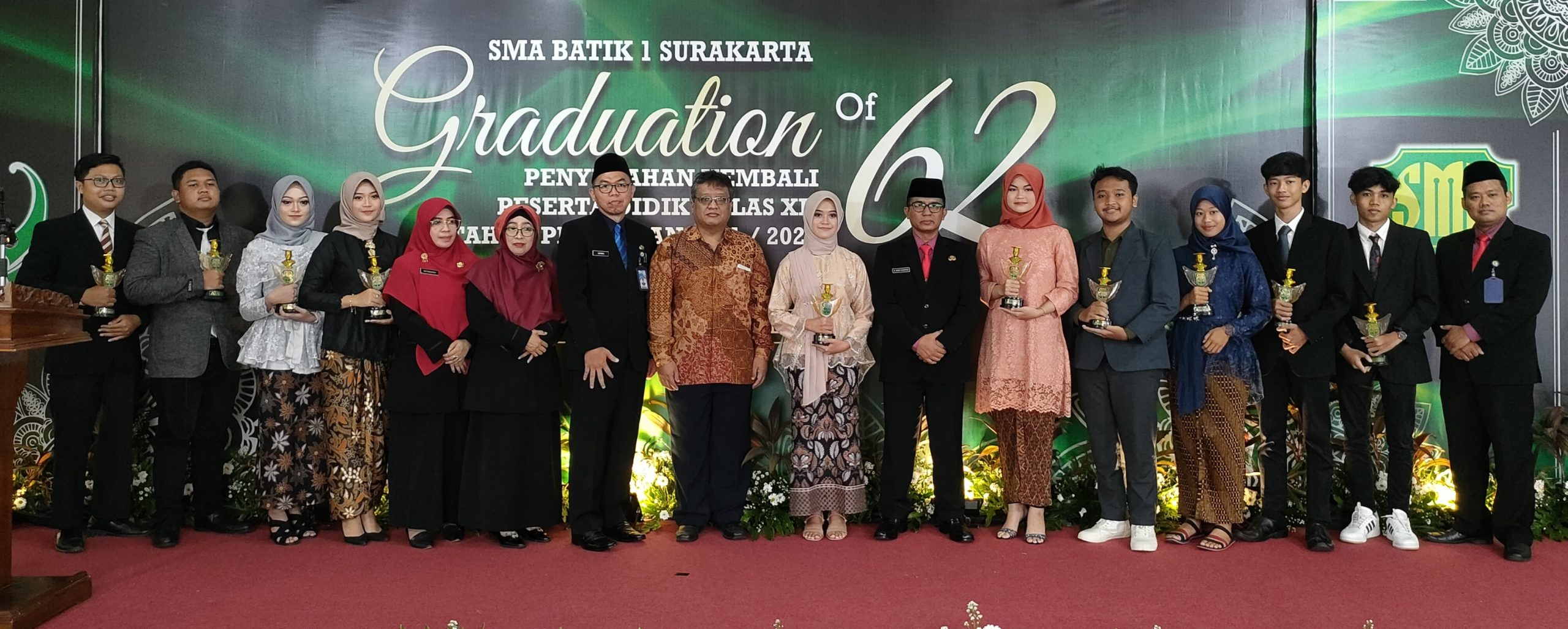 Graduation of SMA Batik 1 Surakarta Angkatan 62