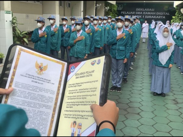 Deklarasi Pelajar SMA Ramah Digital SMA Batik 1 Surakarta