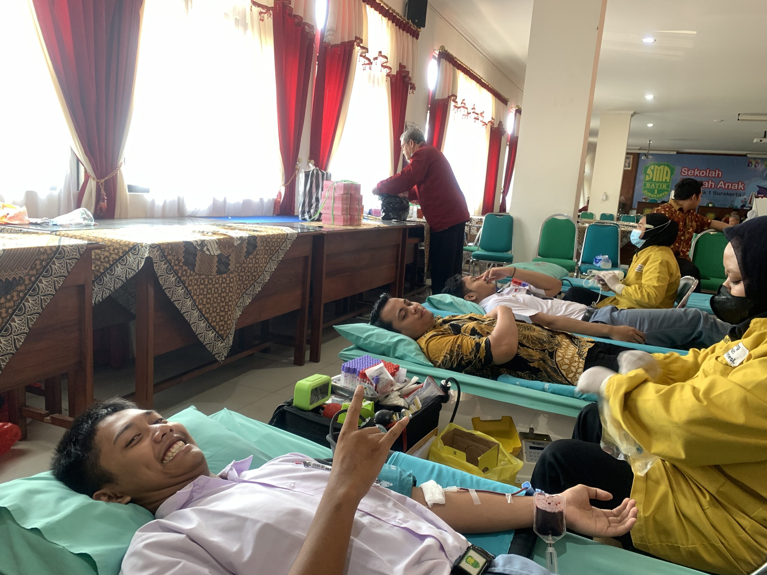 Donor Darah di SMA Batik 1 Surakarta