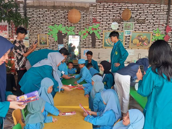 (Kokurikuler) Bakti untuk Negeri, Menumbuhkan Jiwa Peduli Sejak Dini