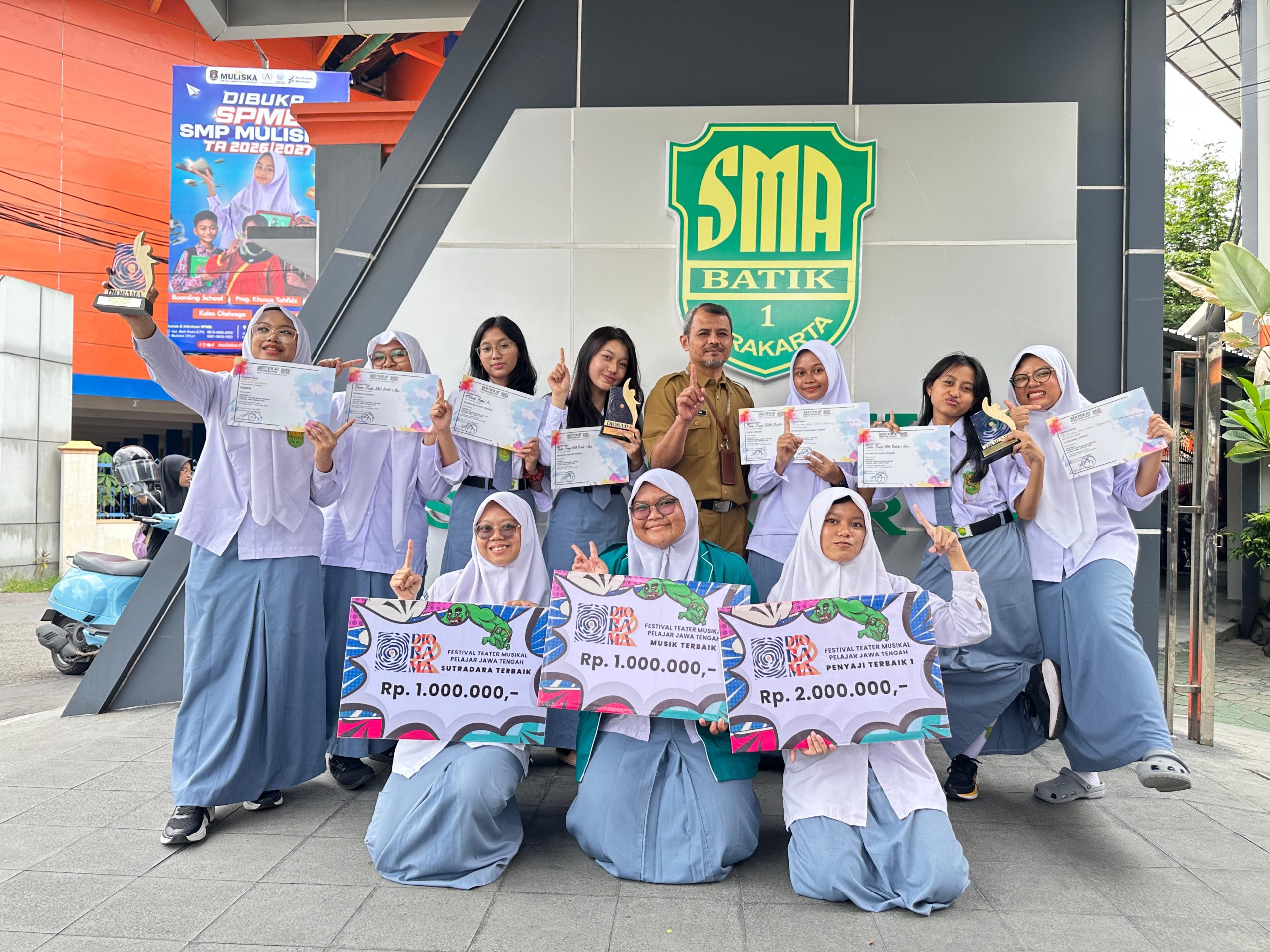 Teater Prada SMA Batik 1 Surakarta Raih Penyaji Terbaik I di Lomba Teater Pelajar Tingkat Jawa Tengah 2025