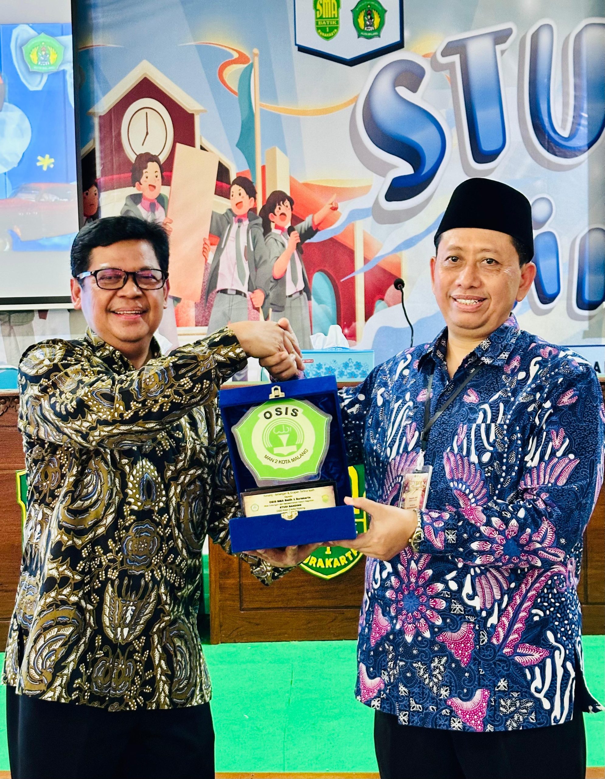 OSIS MAN 2 Kota Malang Studi Tiru ke SMA Batik 1 Surakarta
