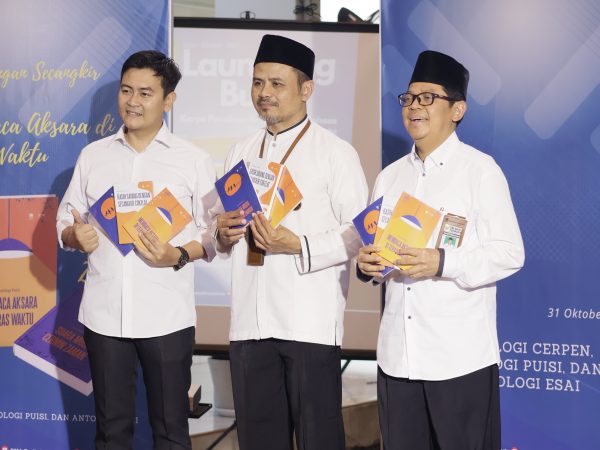 Launching Buku Bulan Bahasa 2026 SMA Batik 1 Ska Launching Buku Bulan Bahasa 2026 SMA Batik 1 Ska