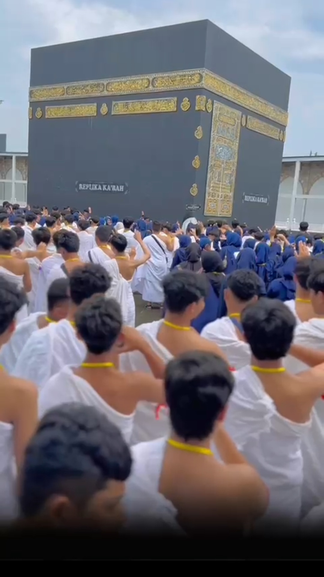 Outing Class X: Pembelajaran Manasik Haji dan Rekreasi Edukatif di Semarang