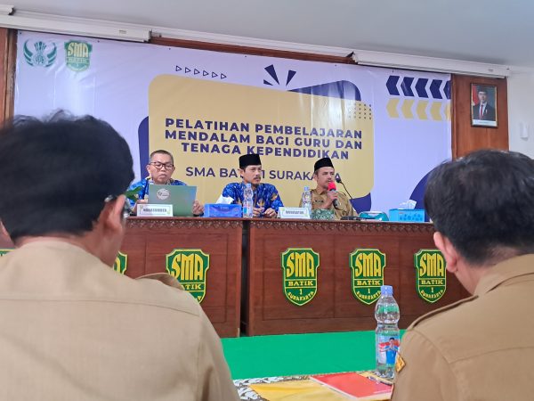 Hari Pertama IHT Pelatihan Pembelajaran Mendalam SMA Batik 1 Surakarta