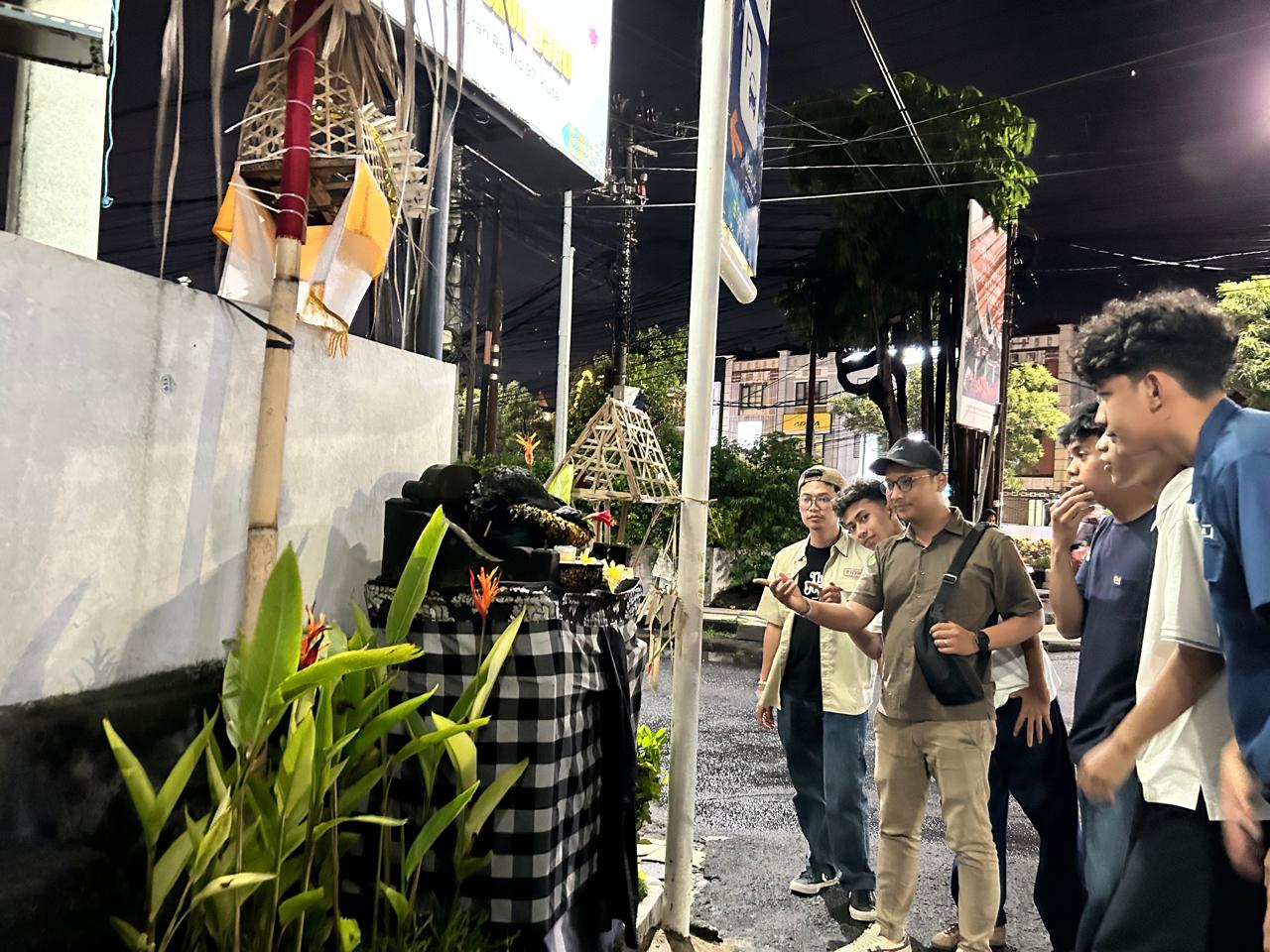 Eksplorasi Budaya Pulau Bali dalam Majalah Digital: Kokurikuler Seru SMA Batik 1 Surakarta Eksplorasi Budaya Pulau Bali dalam Majalah Digital: Kokurikuler Seru SMA Batik 1 Surakarta