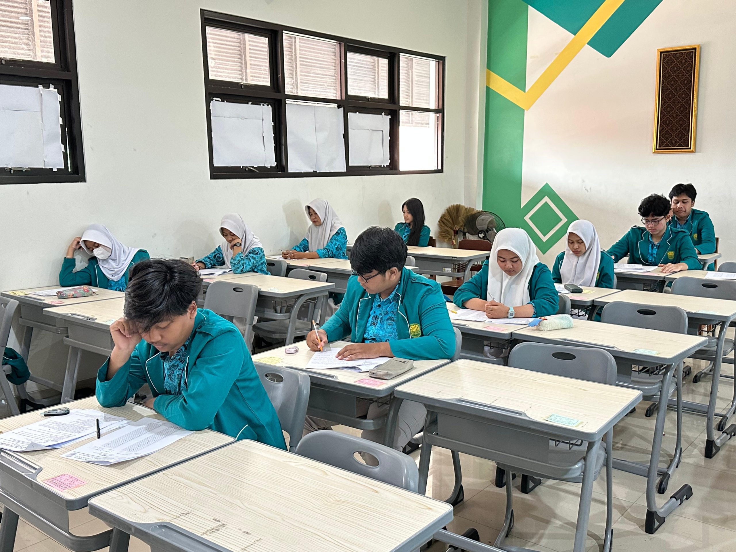 PSTS SMA Batik 1 Ska Digelar dengan Metode Paper and Pencil