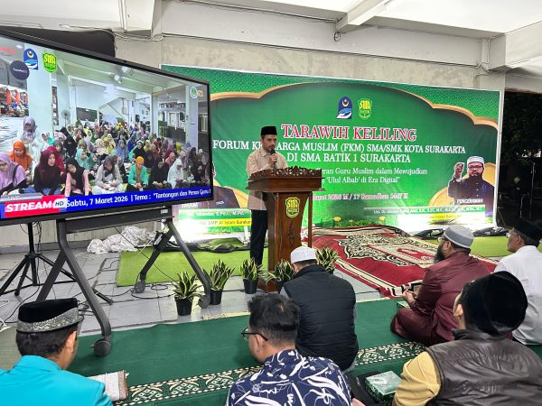Tarawih Keliling FKM di SMA Batik 1 Surakarta