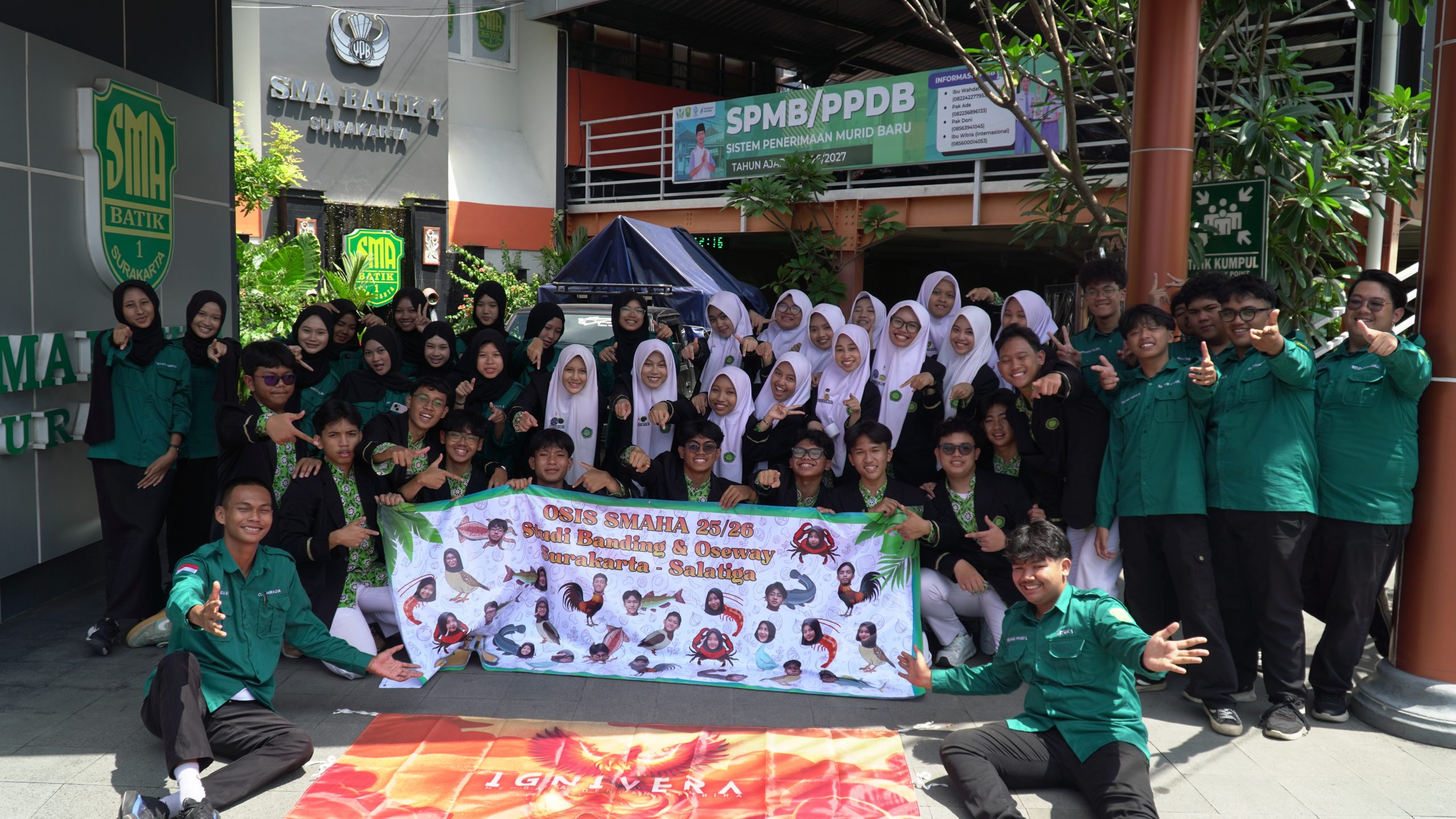 OSIS SMA Islam Hidayatullah Semarang  Studi Tiru ke SMA Batik 1 Surakarta