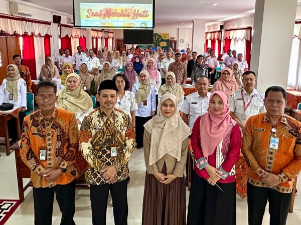 SMA Batik 1 Surakarta Gelar Workshop “Seni Melukis Hati” untuk Guru BK se-Solo Raya