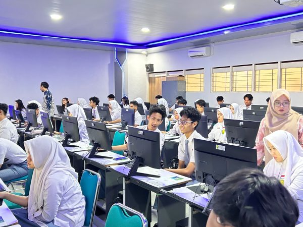 Matangkan Persiapan TKA, SMA Batik 1 Ska Gelar Simulasi CAT TKA